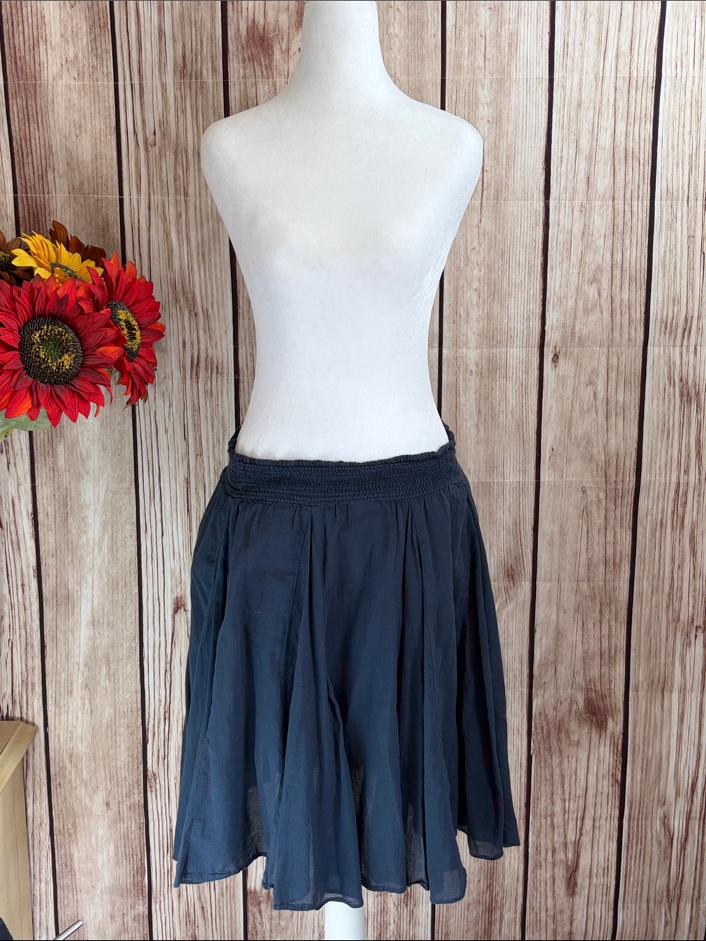 Banana Republic Flowy Blue Skirt with Elastic Waistband Lightweight A-Line Med. - Picture 2 of 7